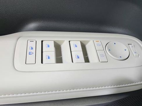 Used 2025 Hyundai Santa Fe SEL FWD image 20
