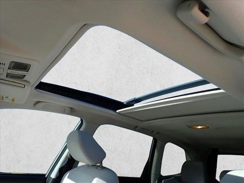 Used 2015 Subaru Forester 2.5i Premium w/ All-Weather Package image 13