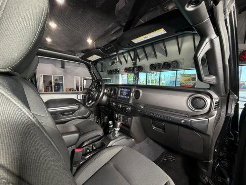 Used 2022 Jeep Wrangler Unlimited Sport image 26