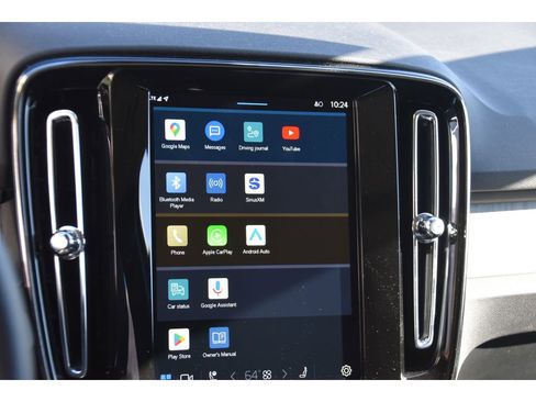 Certified 2025 Volvo XC40 B5 Core w/ Protection Package Premier image 23