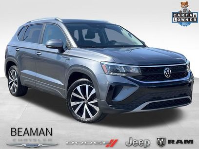 Used 2023 Volkswagen Taos SE w/ Panoramic Sunroof Package