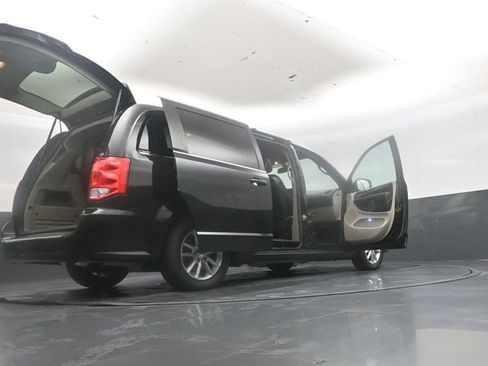 Used 2019 Dodge Grand Caravan SXT FWD image 52
