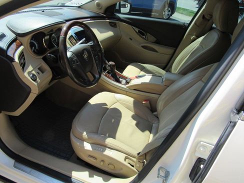Used 2011 Buick LaCrosse CXL w/ Luxury Package FWD image 13