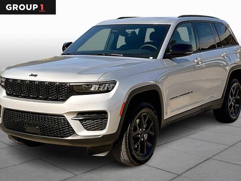 New 2025 Jeep Grand Cherokee Altitude AWD/4WD image 1