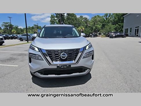 Used 2021 Nissan Rogue SV FWD image 18