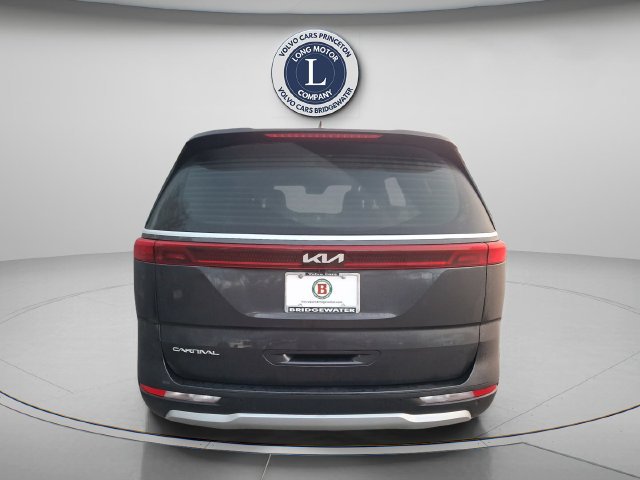 Used 2024 Kia Carnival EX FWD image 3