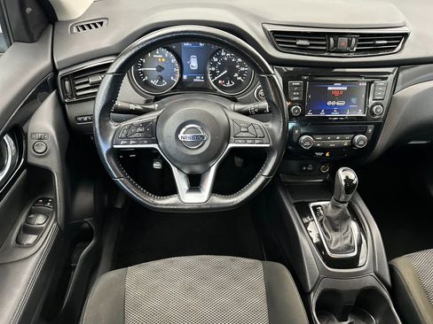 Used 2021 Nissan Rogue Sport SV FWD image 13