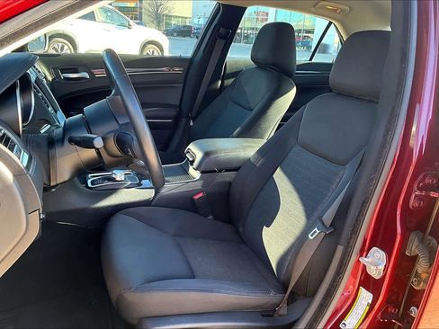 Used 2020 Chrysler 300 Touring w/ Sport Appearance Package image 7