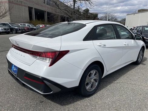 New 2026 Hyundai Elantra SE FWD image 9