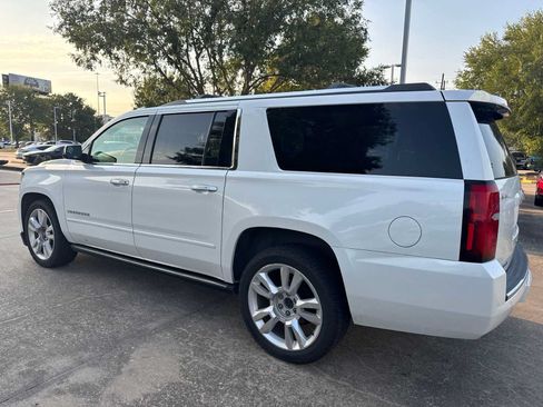 Used 2017 Chevrolet Suburban Premier AWD/4WD image 3