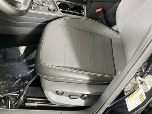 Used 2022 Volkswagen Taos SE image 18