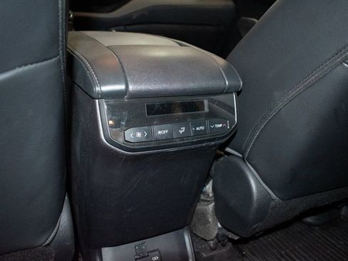 Used 2023 Toyota Highlander XSE AWD/4WD image 24