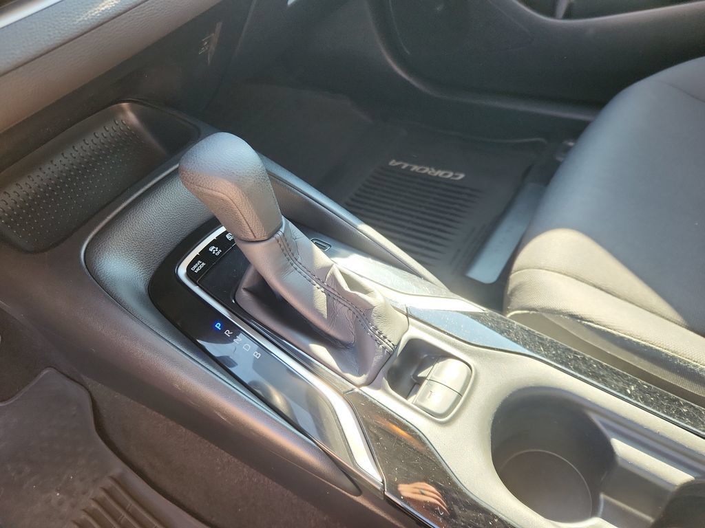 Used 2020 Toyota Corolla LE w/ Body Protection Package FWD image 21