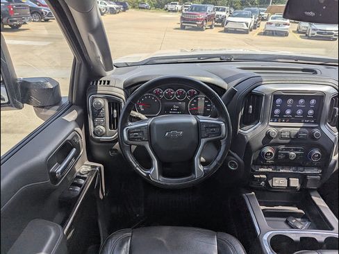 Used 2020 Chevrolet Silverado 1500 LT Trail Boss AWD/4WD image 3