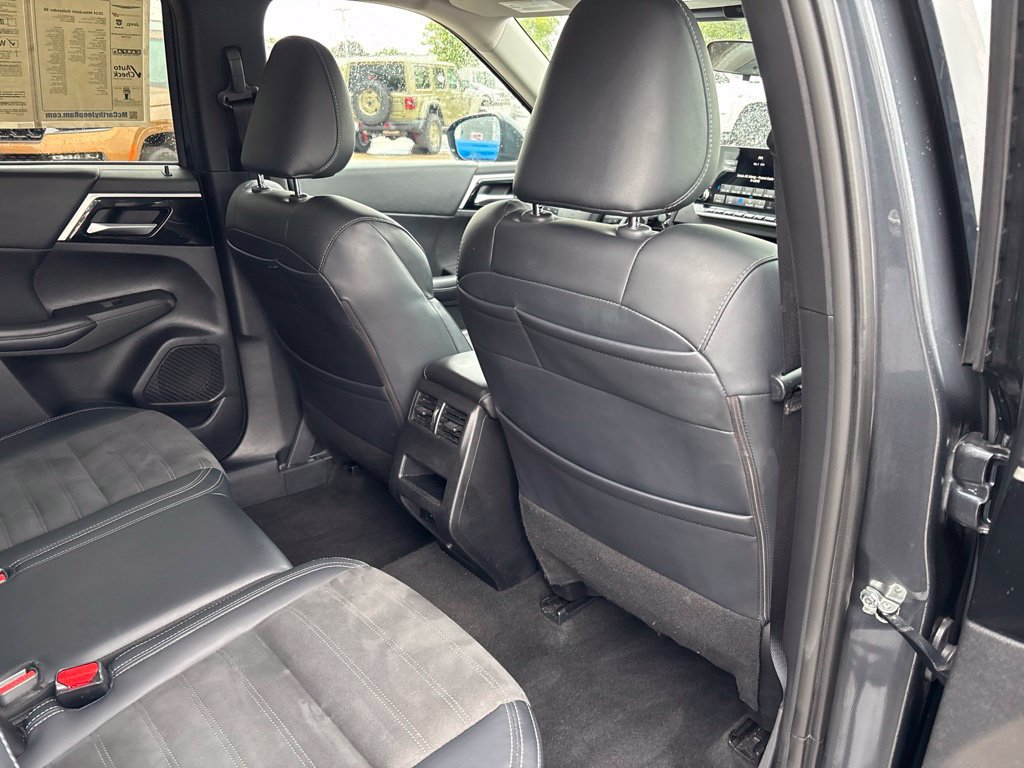 Used 2024 Mitsubishi Outlander SE FWD image 18