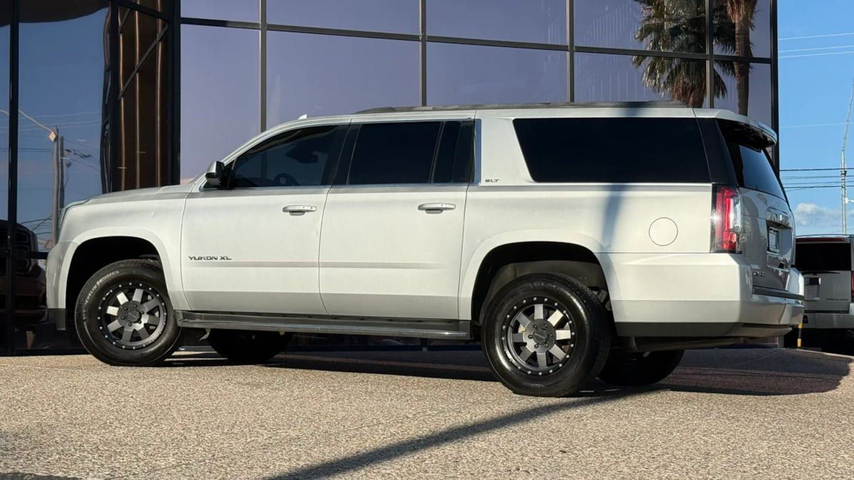 Used 2016 GMC Yukon XL SLT w/ Open Road Package RWD image 6
