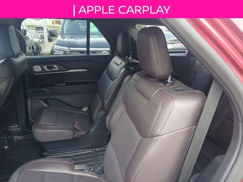 Used 2025 Ford Explorer Platinum RWD image 7