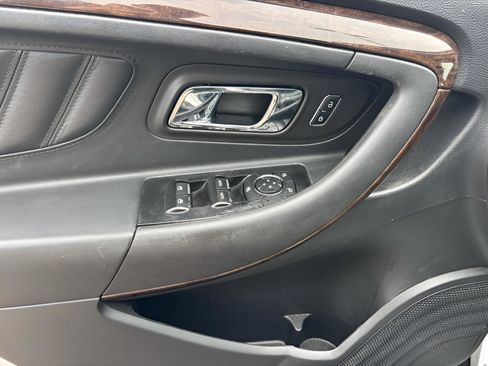 Used 2014 Ford Taurus Limited image 26