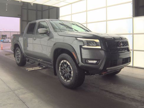 Used 2025 Nissan Frontier PRO-4X w/ Interior Protection Package AWD/4WD image 4