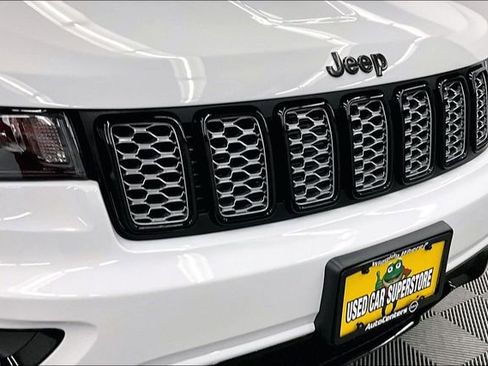 Used 2020 Jeep Grand Cherokee Altitude AWD/4WD image 33