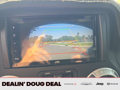 Used 2015 Jeep Wrangler Unlimited Rubicon AWD/4WD image 20