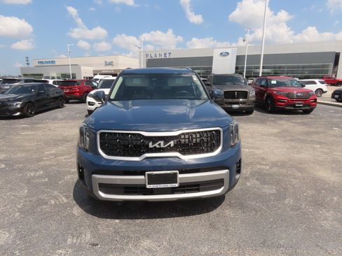 Used 2023 Kia Telluride EX FWD image 5