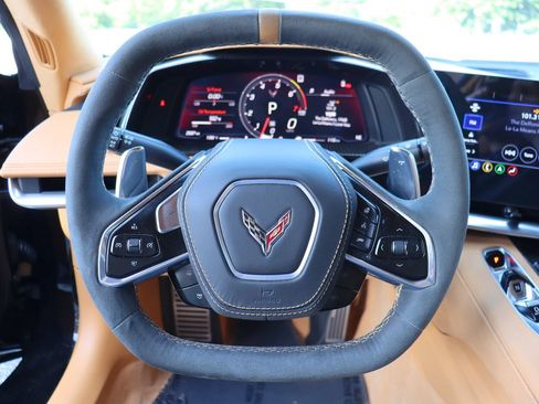 Used 2021 Chevrolet Corvette Stingray Premium Cpe w/ Z51 Performance Package RWD image 23