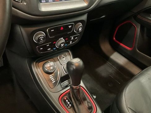 Used 2018 Jeep Compass Trailhawk image 12