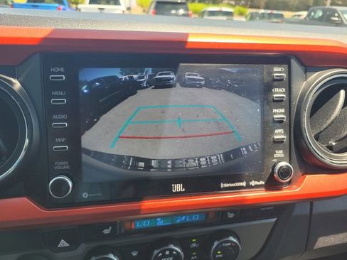 Used 2020 Toyota Tacoma TRD Off-Road w/ TRD Premium Off Road Package AWD/4WD image 21
