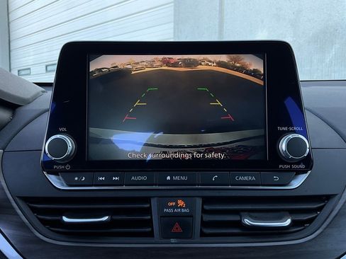 Used 2025 Nissan Altima 2.5 SV image 30