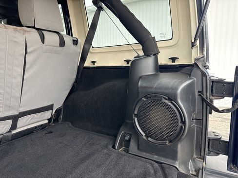 Used 2013 Jeep Wrangler Unlimited Sport image 7