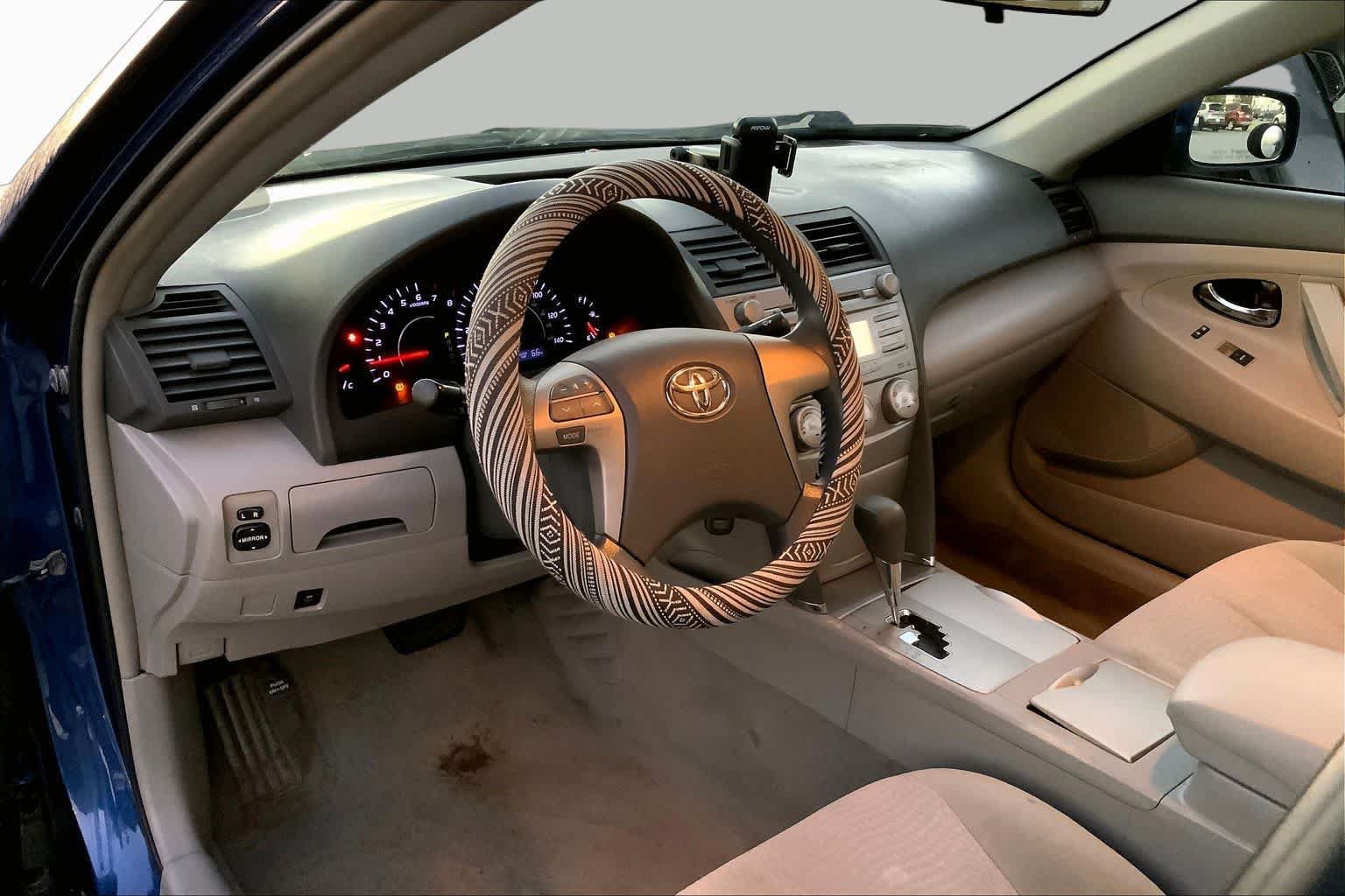 Used 2010 Toyota Camry LE FWD image 12