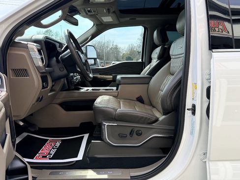 Used 2025 Ford F450 Platinum w/ Platinum Plus Package image 23