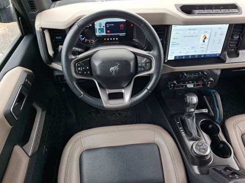 Used 2023 Ford Bronco Wildtrak AWD/4WD image 10