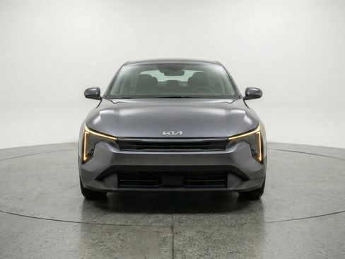Used 2025 Kia K4 LXS FWD image 2
