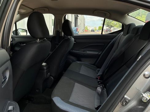 Used 2025 Nissan Versa SV FWD image 11