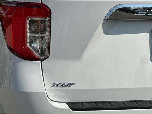 Certified 2022 Ford Explorer XLT w/ Class IV Trailer Tow Package image 28