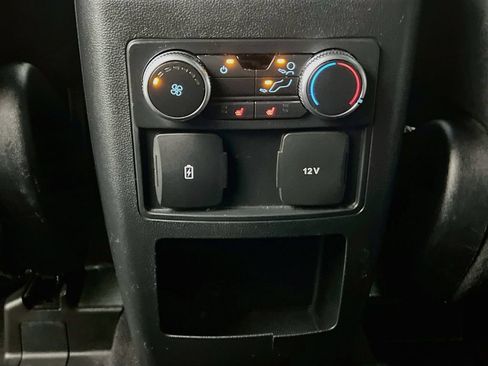 Used 2020 Ford Explorer XLT w/ Equipment Group 202A AWD/4WD image 29