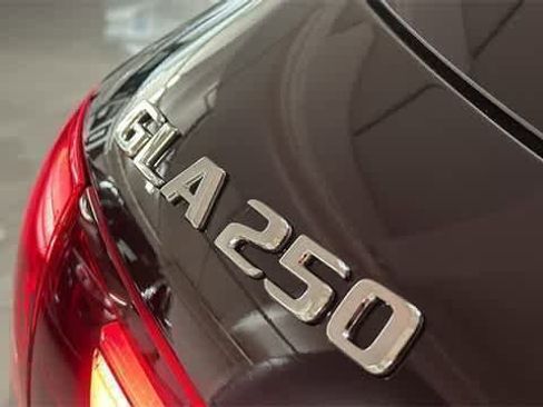 Certified 2025 Mercedes-Benz GLA 250 4MATIC image 9