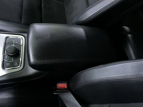 Used 2021 Jeep Grand Cherokee Altitude AWD/4WD image 26