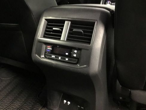 Used 2023 Volkswagen Atlas SE AWD/4WD image 19