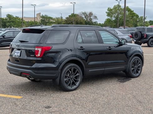 Certified 2018 Ford Explorer XLT w/ Equipment Group 202A AWD/4WD image 6