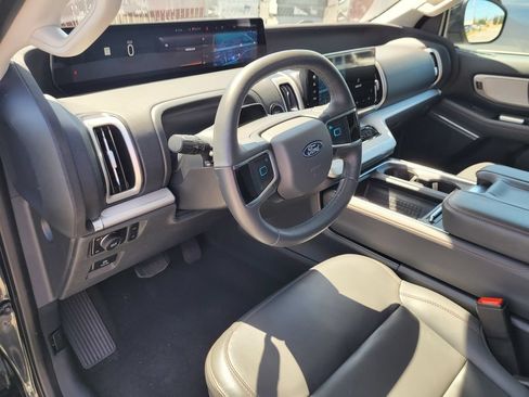 Used 2025 Ford Expedition Max Active AWD/4WD image 15