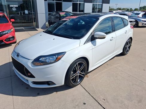 Used 2014 Ford Focus ST w/ Equipment Group 201A FWD image 1