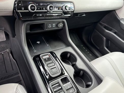 Used 2025 Honda Pilot EX-L image 26