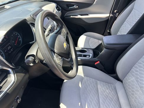 Used 2020 Chevrolet Equinox LS w/ LPO, Cargo Package AWD/4WD image 10