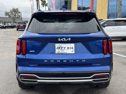 Certified 2022 Kia Sorento SX image 6