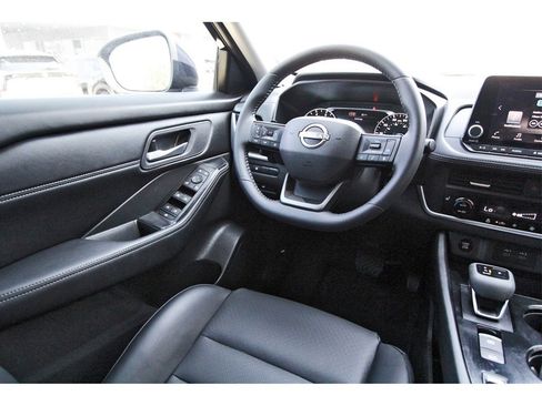 Used 2026 Nissan Rogue SV w/ SV Premium Package image 8