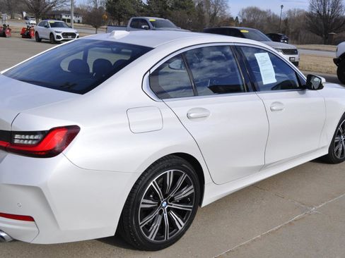 Used 2025 BMW 330i xDrive Sedan image 4