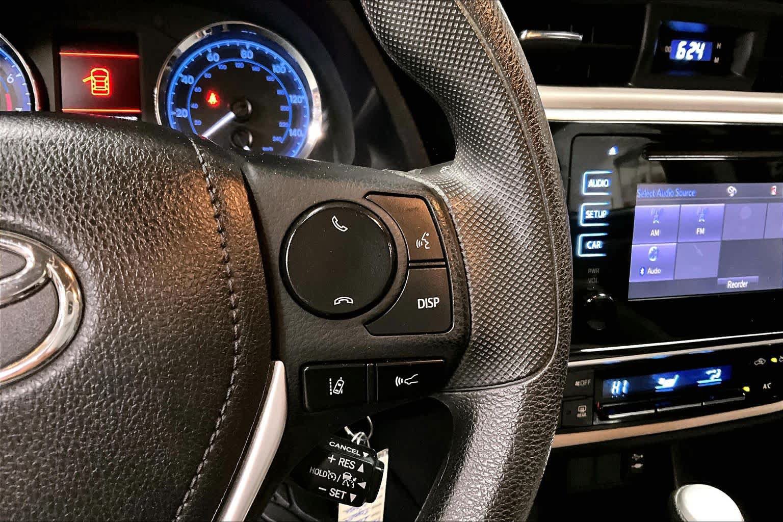 Used 2019 Toyota Corolla LE w/ Carpet Mat Package (TMS) FWD image 23